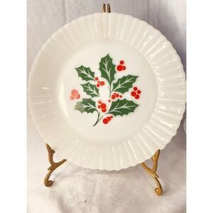 Set/4 Termocrisa Mexico Milk Glass Christmas Holly Berry Dinner Plates 8 3/4"